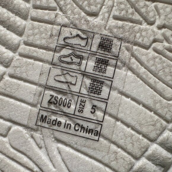 Blowfish Malibu Venus-K for Kids Slip-on Sneakers in Hot Pink Milky Way, SIze 5 - Picture 8 of 8